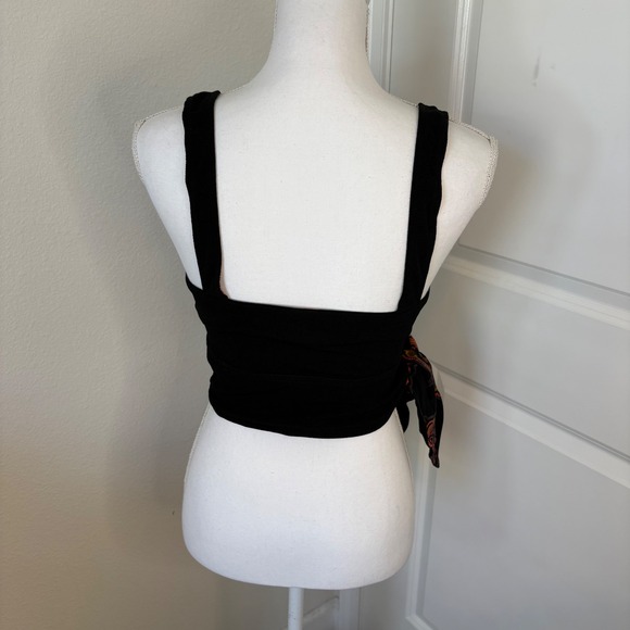 Free People Black Paisley Tie Waist Crop Top V-Neck Sleeveless Boho XS - Picture 2 of 4